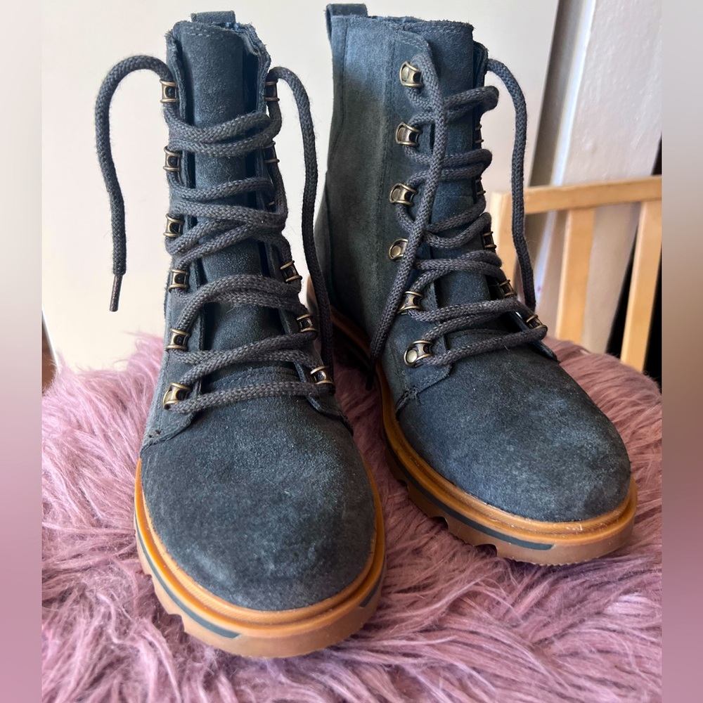 Sorel Waterproof Suede Emelie Biker Boot size 7